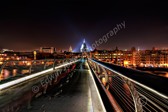 Feet towards St Pauls