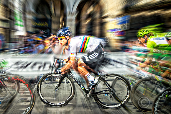 Mark Cavendish Race to Victory Paris
