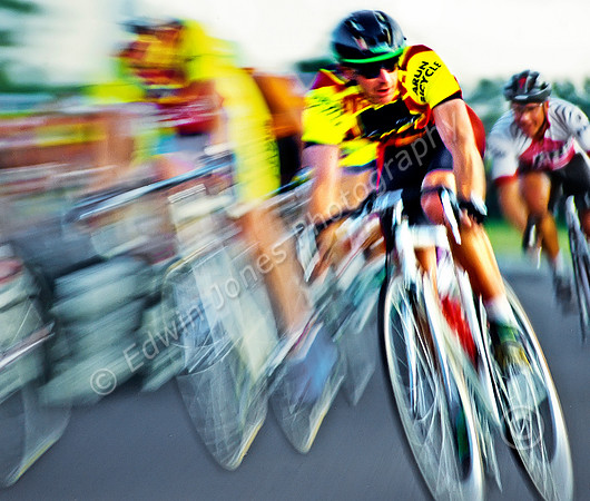 Goodwood Cycle Race Zoom